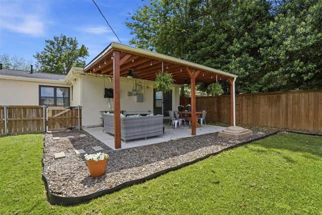 5600 Dennis Avenue, Fort Worth, TX 76114