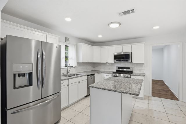 5600 Dennis Avenue, Fort Worth, TX 76114