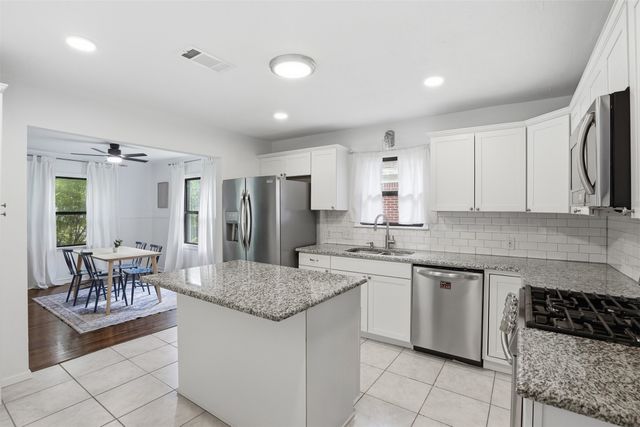 5600 Dennis Avenue, Fort Worth, TX 76114