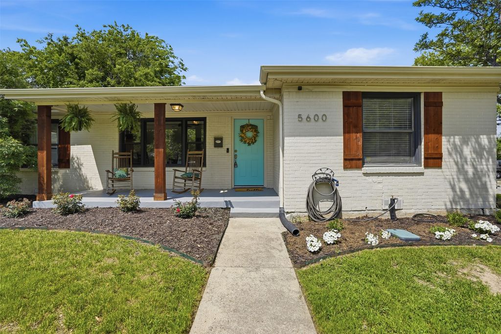 5600 Dennis Avenue, Fort Worth, TX 76114
