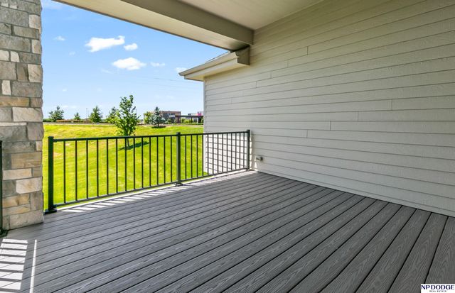 1404 S 200 Avenue Circle, Omaha, NE 68130