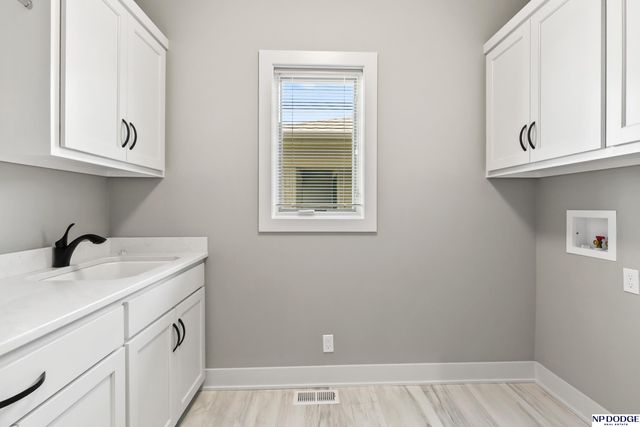 1404 S 200 Avenue Circle, Omaha, NE 68130