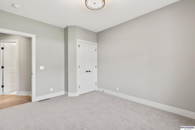 1404 S 200 Avenue Circle, Omaha, NE 68130