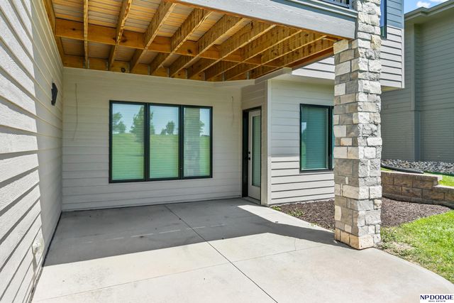 1404 S 200 Avenue Circle, Omaha, NE 68130