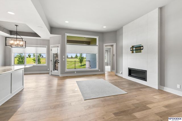 1404 S 200 Avenue Circle, Omaha, NE 68130