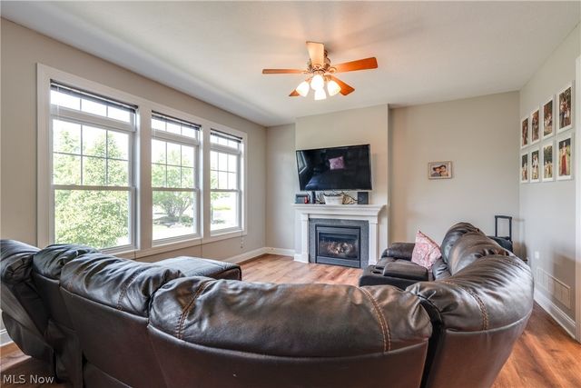 2750 Himelrigh Boulevard, Barberton, OH 44203
