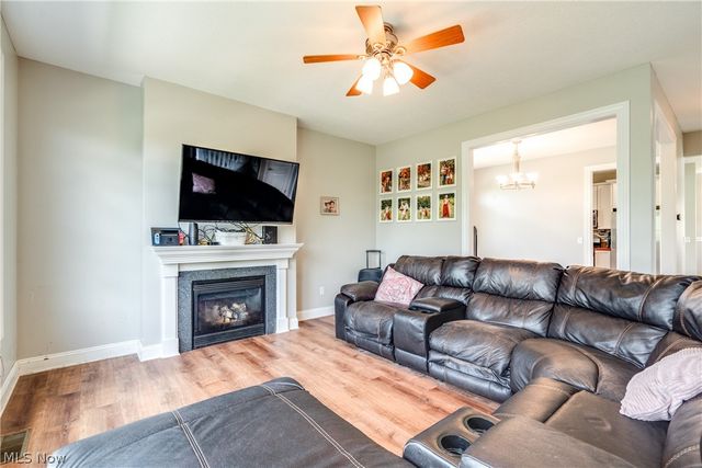 2750 Himelrigh Boulevard, Barberton, OH 44203