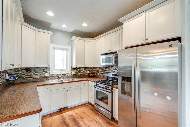 2750 Himelrigh Boulevard, Barberton, OH 44203
