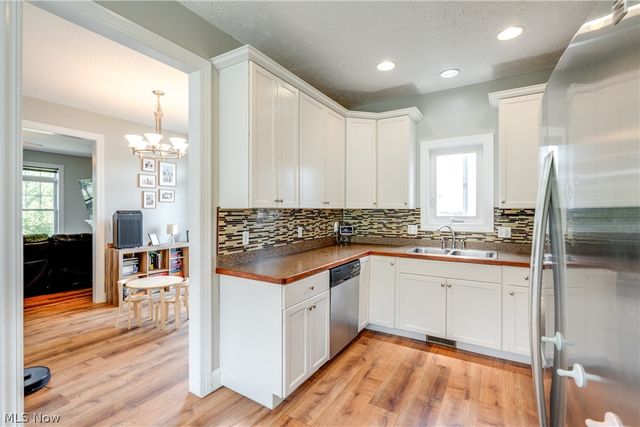 2750 Himelrigh Boulevard, Barberton, OH 44203