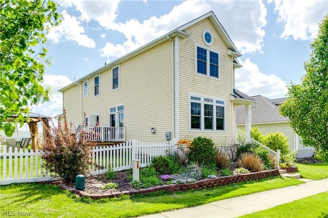 2750 Himelrigh Boulevard, Barberton, OH 44203
