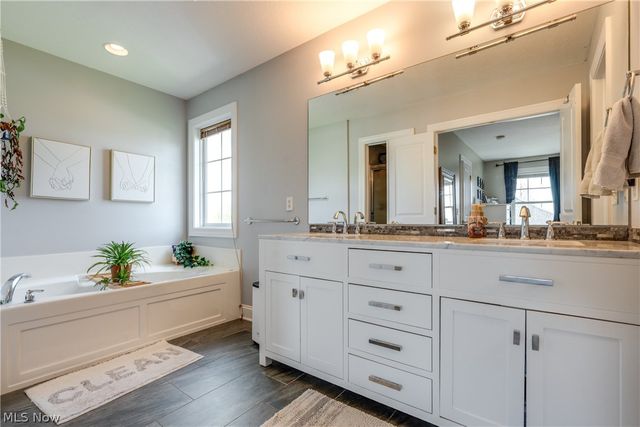 2750 Himelrigh Boulevard, Barberton, OH 44203