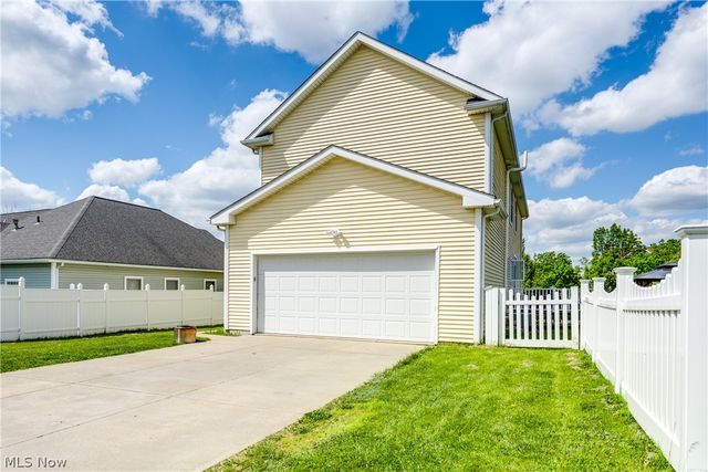 2750 Himelrigh Boulevard, Barberton, OH 44203