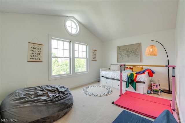2750 Himelrigh Boulevard, Barberton, OH 44203