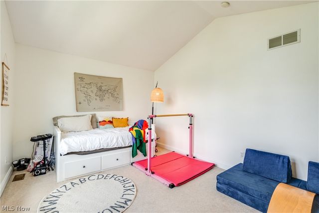2750 Himelrigh Boulevard, Barberton, OH 44203