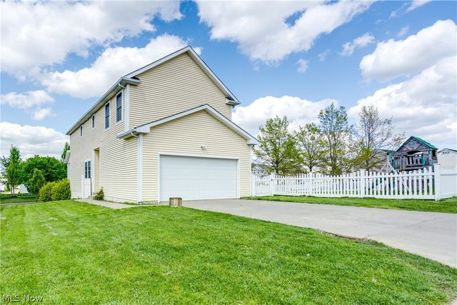 2750 Himelrigh Boulevard, Barberton, OH 44203