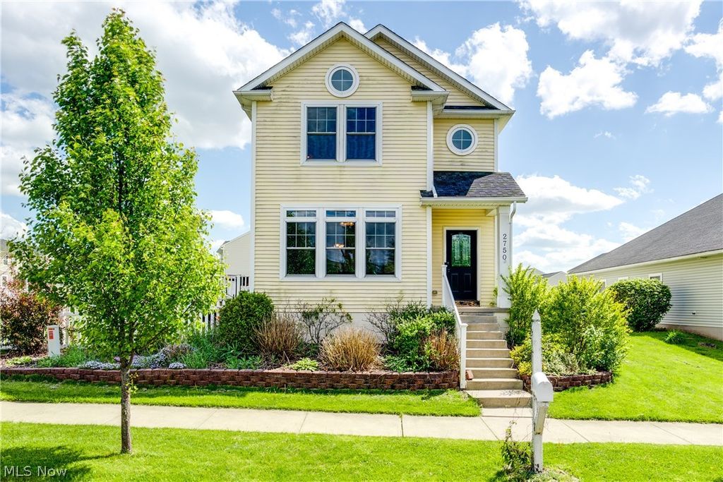 2750 Himelrigh Boulevard, Barberton, OH 44203