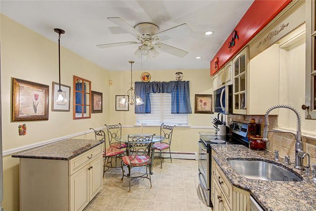 89 Sportsmen Street 4103, Central Islip, NY 11722