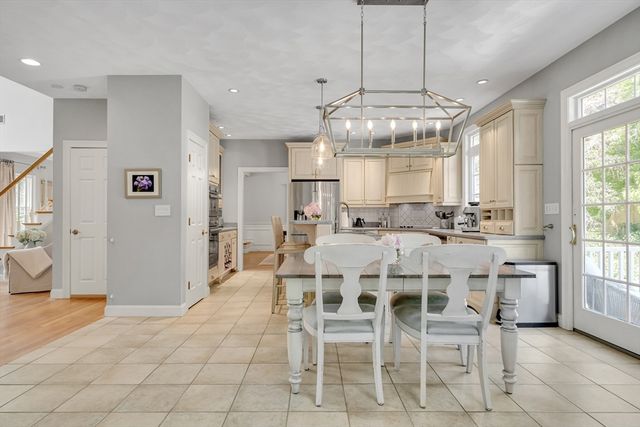 4 Carter Dr, Natick, MA 01760