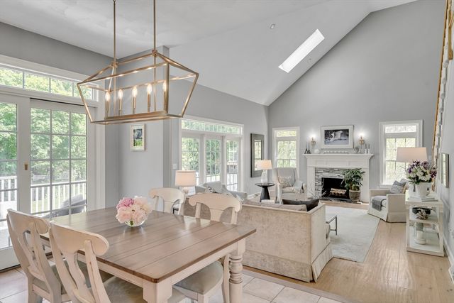 4 Carter Dr, Natick, MA 01760