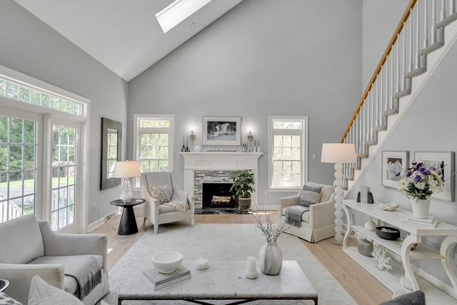 4 Carter Dr, Natick, MA 01760