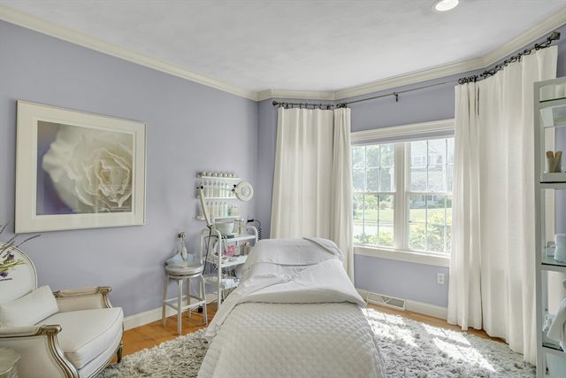 4 Carter Dr, Natick, MA 01760