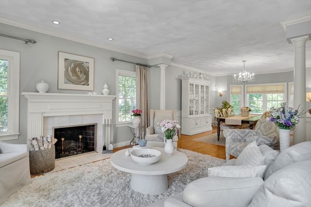 4 Carter Dr, Natick, MA 01760