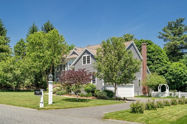 4 Carter Dr, Natick, MA 01760