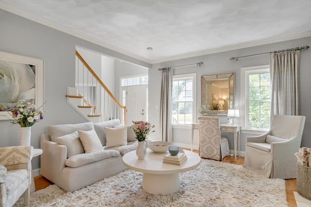 4 Carter Dr, Natick, MA 01760