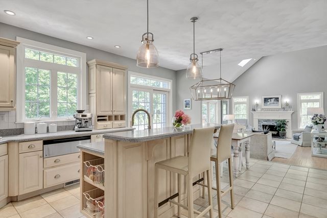 4 Carter Dr, Natick, MA 01760