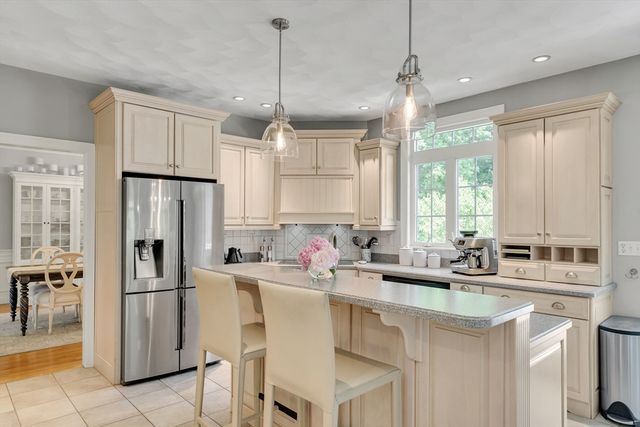 4 Carter Dr, Natick, MA 01760