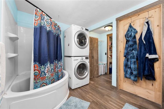 1715 SE 2nd Avenue, Menomonie, WI 54751