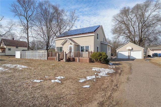 1715 SE 2nd Avenue, Menomonie, WI 54751