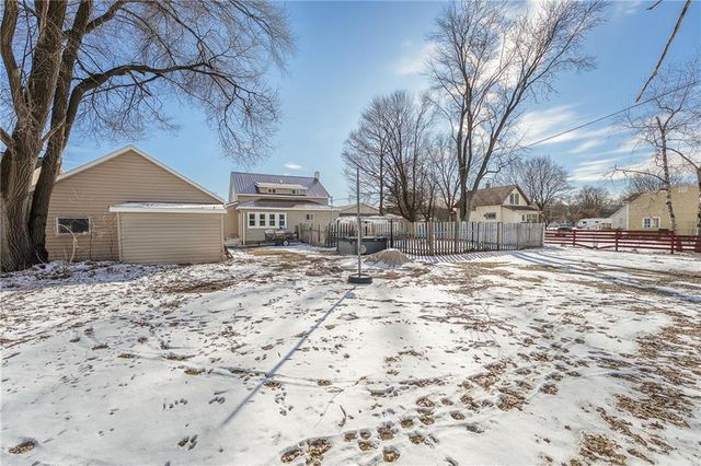 1715 SE 2nd Avenue, Menomonie, WI 54751