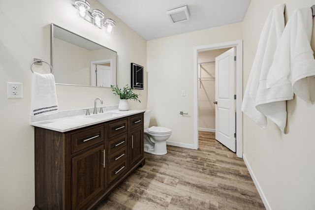 1355 E BIAS LN, Centralia, MO 65240