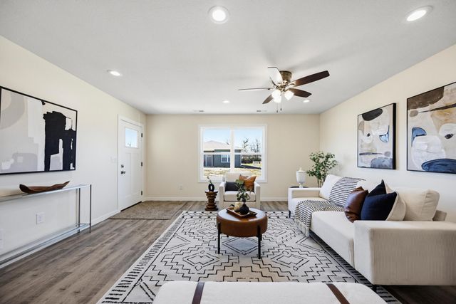 1355 E BIAS LN, Centralia, MO 65240