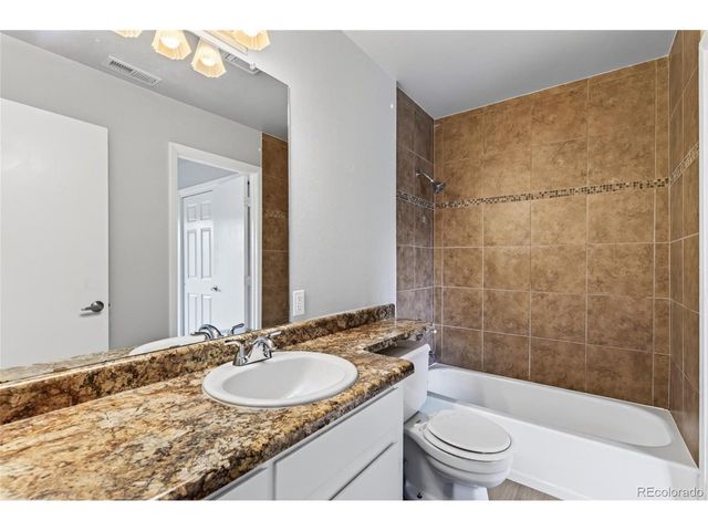 2273 S Buckley Rd 202, Aurora, CO 80013