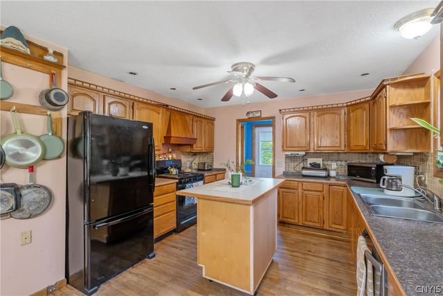 4735 Grange Road, Clay, NY 13041