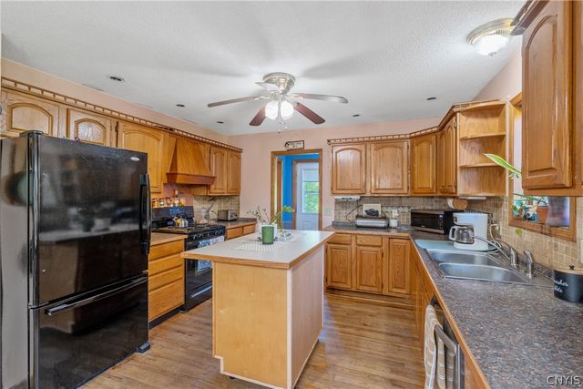 4735 Grange Road, Clay, NY 13041