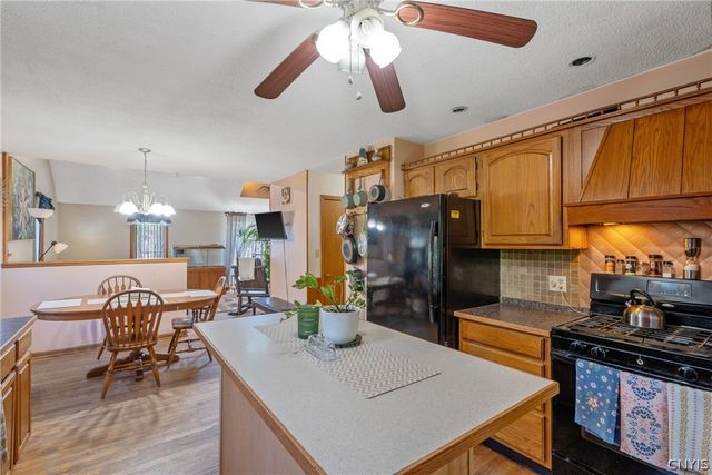 4735 Grange Road, Clay, NY 13041