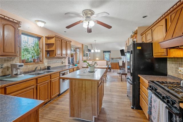 4735 Grange Road, Clay, NY 13041