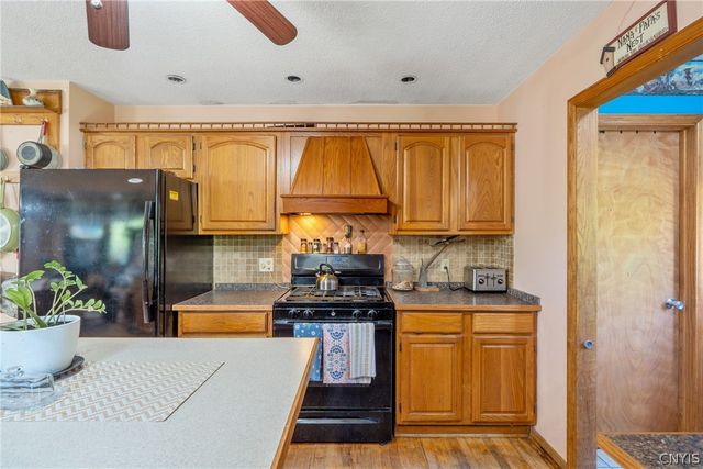 4735 Grange Road, Clay, NY 13041