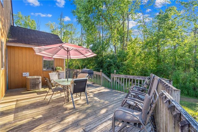 4735 Grange Road, Clay, NY 13041