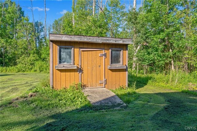4735 Grange Road, Clay, NY 13041