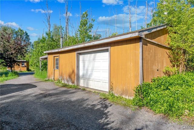 4735 Grange Road, Clay, NY 13041