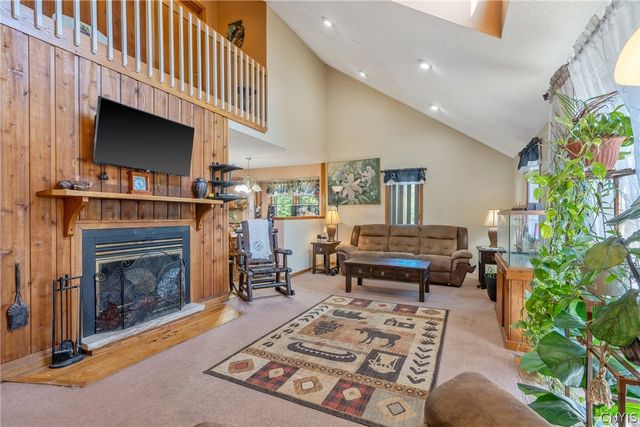 4735 Grange Road, Clay, NY 13041