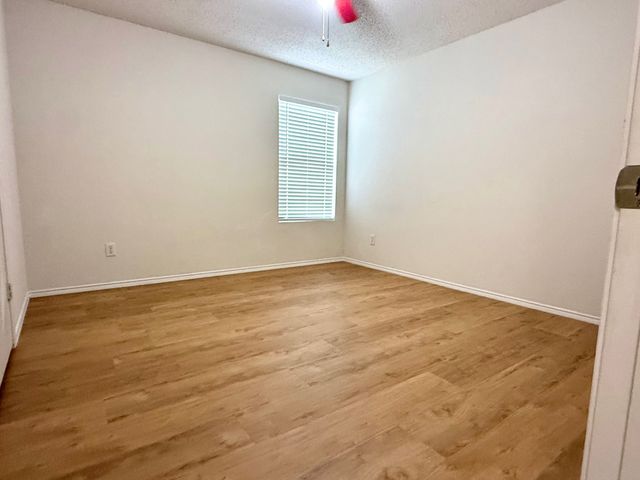 932 White Dove Drive, Arlington, TX 76017