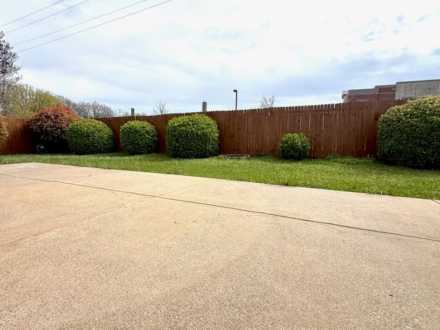 932 White Dove Drive, Arlington, TX 76017