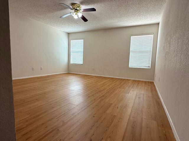 932 White Dove Drive, Arlington, TX 76017