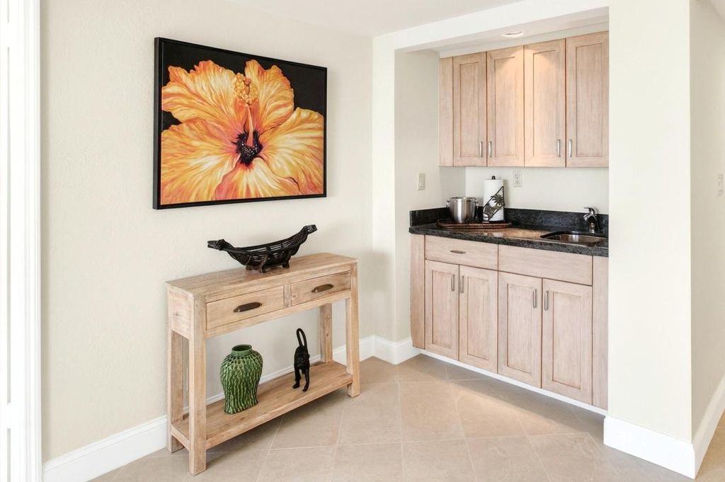 Image 16 of property listing at 140 SE 5th Avenue 448, Boca Raton, FL 33432