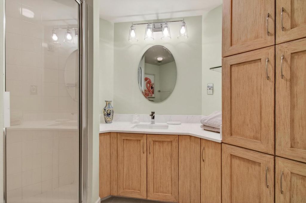 Image 22 of property listing at 140 SE 5th Avenue 448, Boca Raton, FL 33432